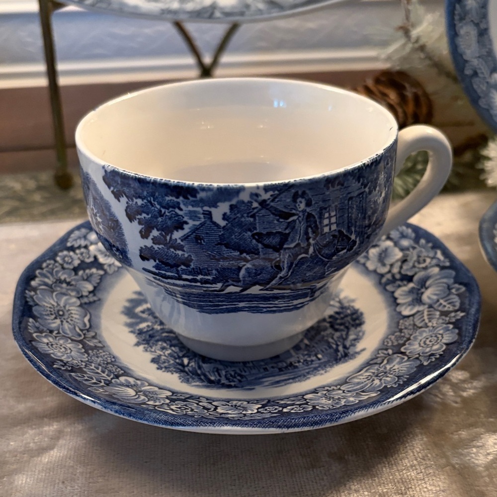 Liberty Blue and White Tea Set Made in England - Picture 4 of 9